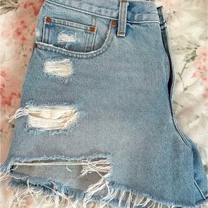 Abercrombie The Boyfriend Short- Mid Rise size 8